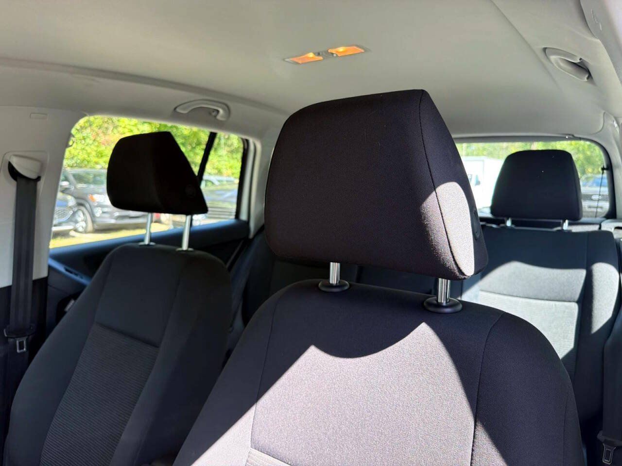 Used 2017 Volkswagen Tiguan S AWD/4WD image 13