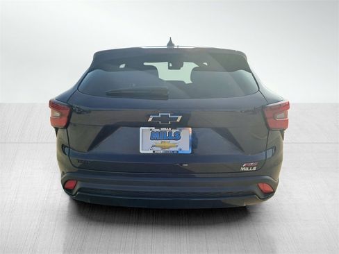 Certified 2024 Chevrolet Trax RS image 6