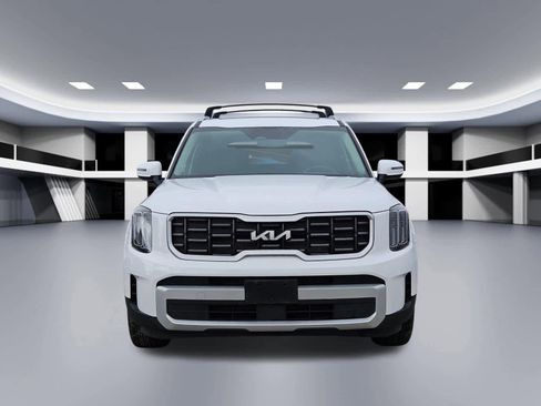 Certified 2025 Kia Telluride S image 9