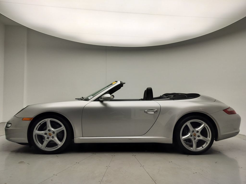 Used 2005 Porsche 911 Carrera RWD image 2