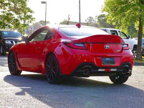 Used 2024 Toyota GR86 Premium RWD image 17