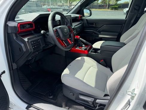 Used 2025 Toyota 4Runner SR5 AWD/4WD image 11