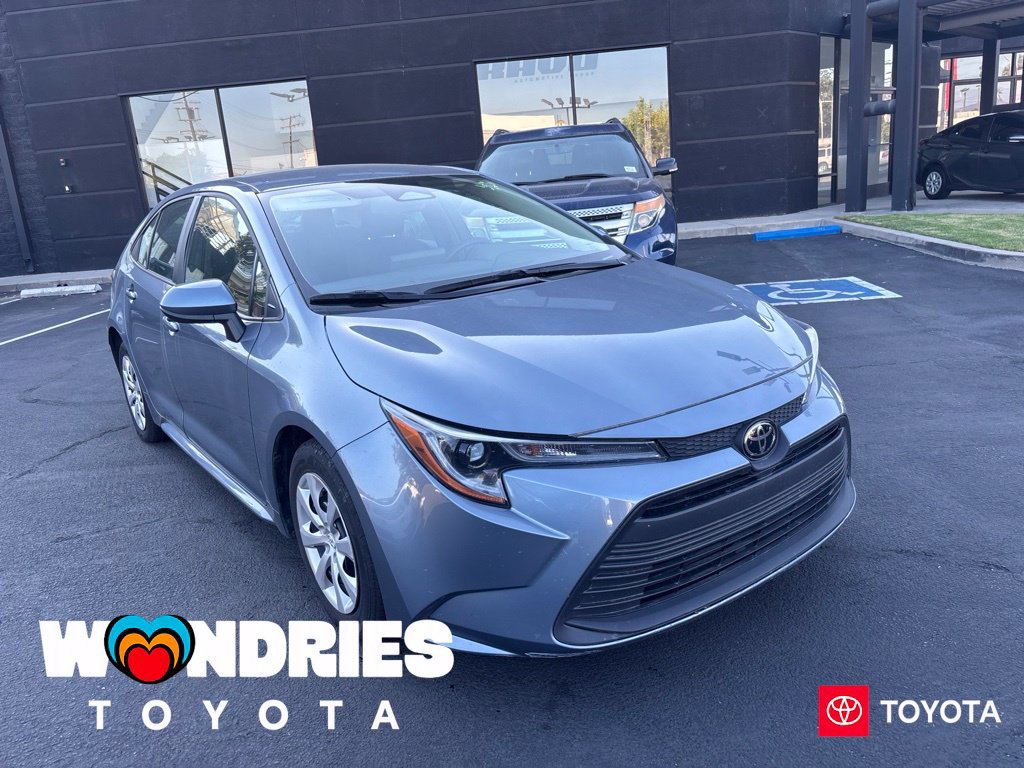Used 2025 Toyota Corolla LE FWD image 1