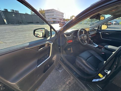 Used 2021 Toyota RAV4 Adventure image 9