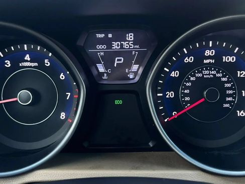 Used 2013 Hyundai Elantra GLS w/ Preferred Pkg FWD image 13