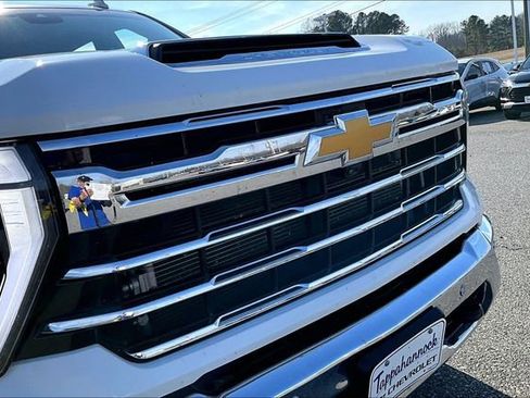 Used 2024 Chevrolet Silverado 2500 LTZ w/ LTZ Plus Package image 31