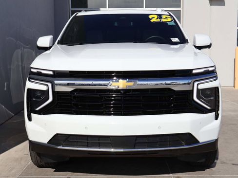 Used 2025 Chevrolet Suburban LS AWD/4WD image 5