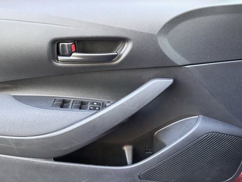 Used 2024 Toyota Corolla LE image 31