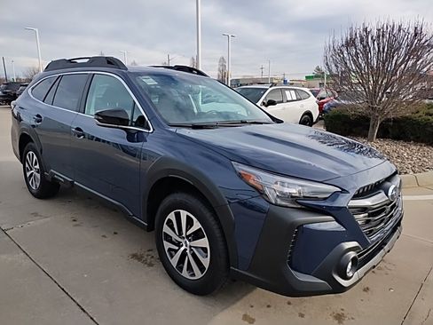 Certified 2025 Subaru Outback Premium w/ Popular Package #1A image 5