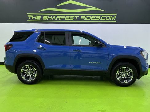 Used 2025 GMC Terrain Elevation AWD/4WD image 11