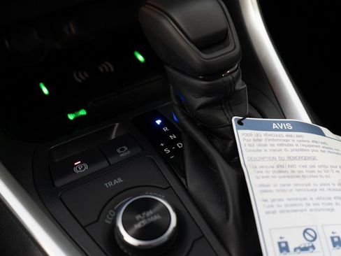 Used 2025 Toyota RAV4 XLE image 25