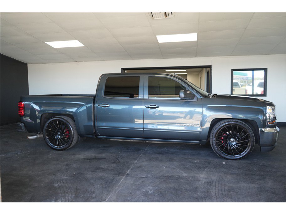 Used 2017 Chevrolet Silverado 1500 LT w/ All Star Edition RWD image 8