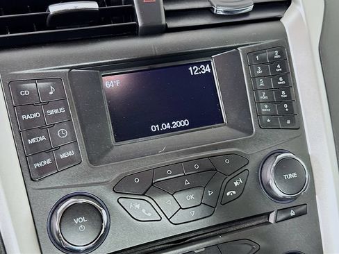 Used 2016 Ford Fusion SE FWD image 15