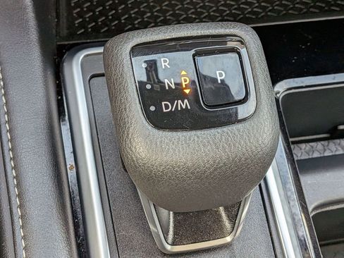 Used 2025 Nissan Pathfinder SV w/ SV Premium Package FWD image 20