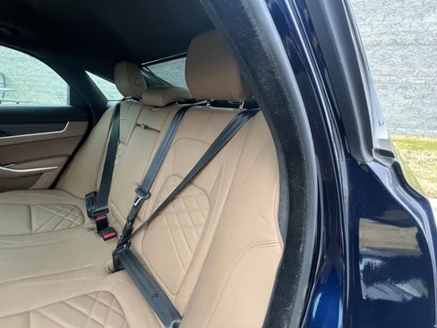 Used 2022 Jaguar XF SE image 31