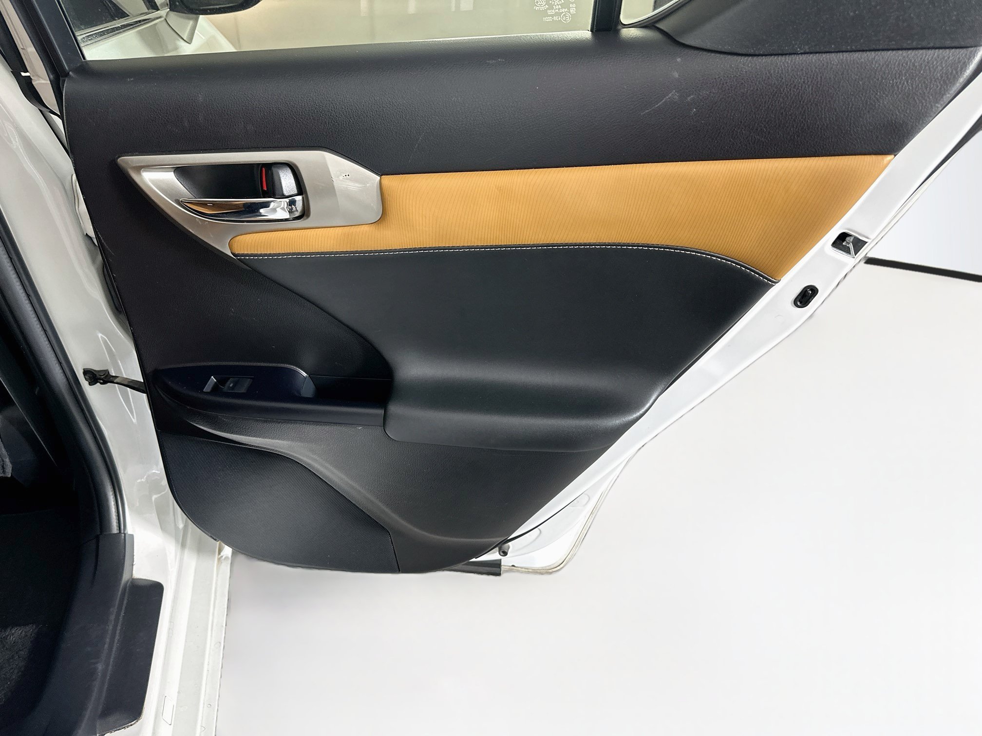 Used 2016 Lexus CT 200h w/ Seat Comfort Package FWD image 28