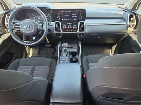 Used 2021 Kia Sorento LX FWD image 22