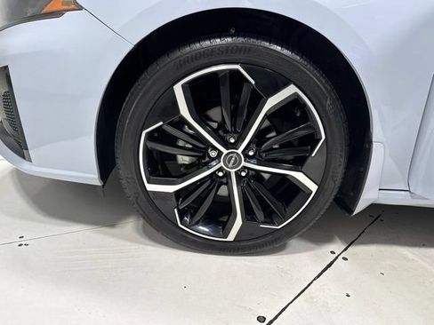 Used 2023 Nissan Altima 2.5 SR FWD image 6
