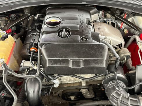 Used 2020 Chevrolet Camaro LT RWD image 33