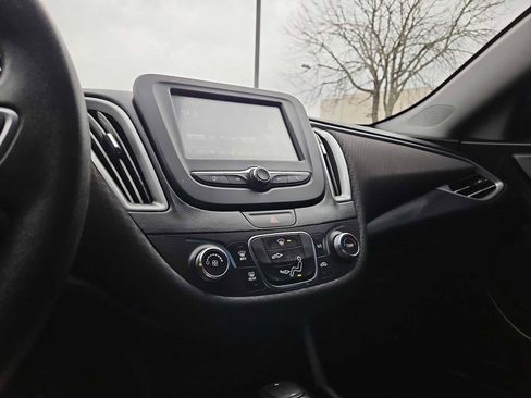 Used 2017 Chevrolet Malibu LS FWD image 27