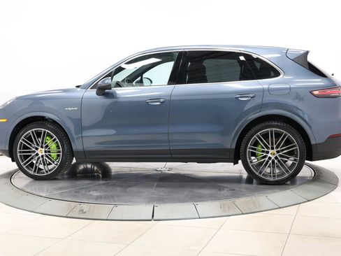 Used 2019 Porsche Cayenne E-Hybrid Sport Utility 4D image 8