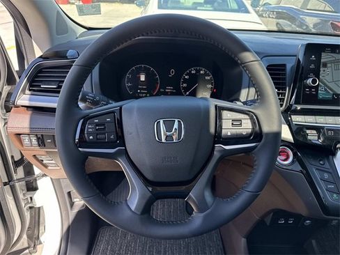 New 2026 Honda Odyssey Touring image 10