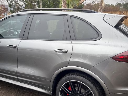 Used 2017 Porsche Cayenne Turbo image 7