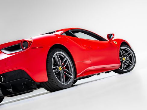 Used 2018 Ferrari 488 GTB image 52