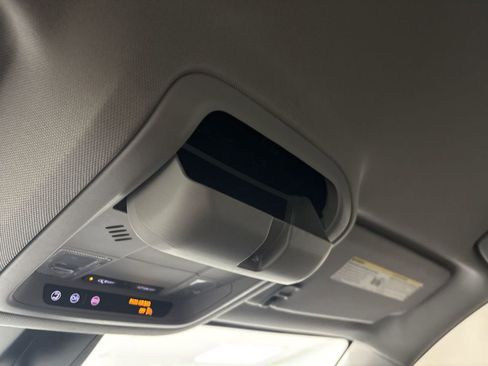 Used 2023 GMC Acadia SLE image 56