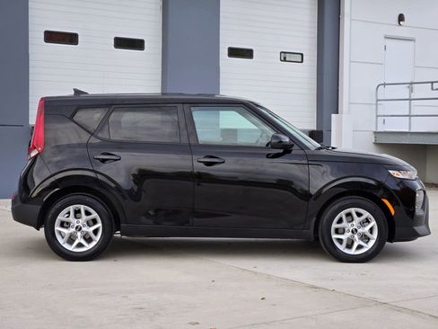 Used 2021 Kia Soul S image 9