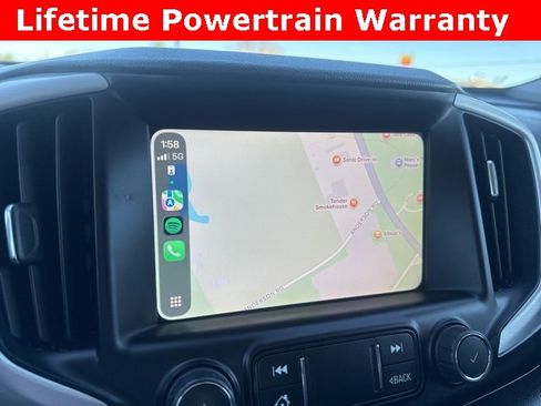 Used 2024 GMC Terrain SLT image 3