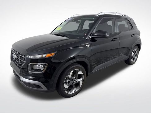 Certified 2024 Hyundai Venue SEL image 9