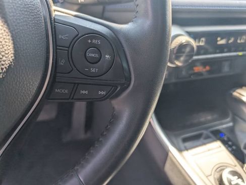 Used 2022 Toyota RAV4 XSE w/ XSE Grade Weather Package AWD/4WD image 17