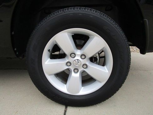 Used 2021 RAM 1500 Express w/ Wheel & Sound Group image 9