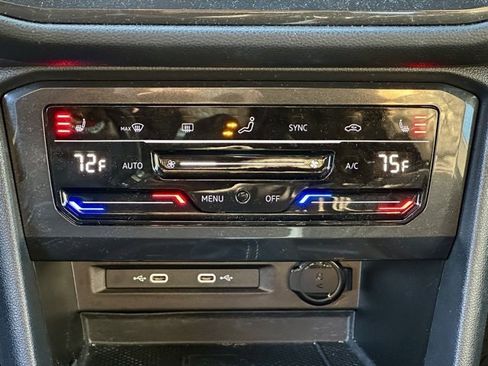 Used 2023 Volkswagen Tiguan SE R-Line image 27