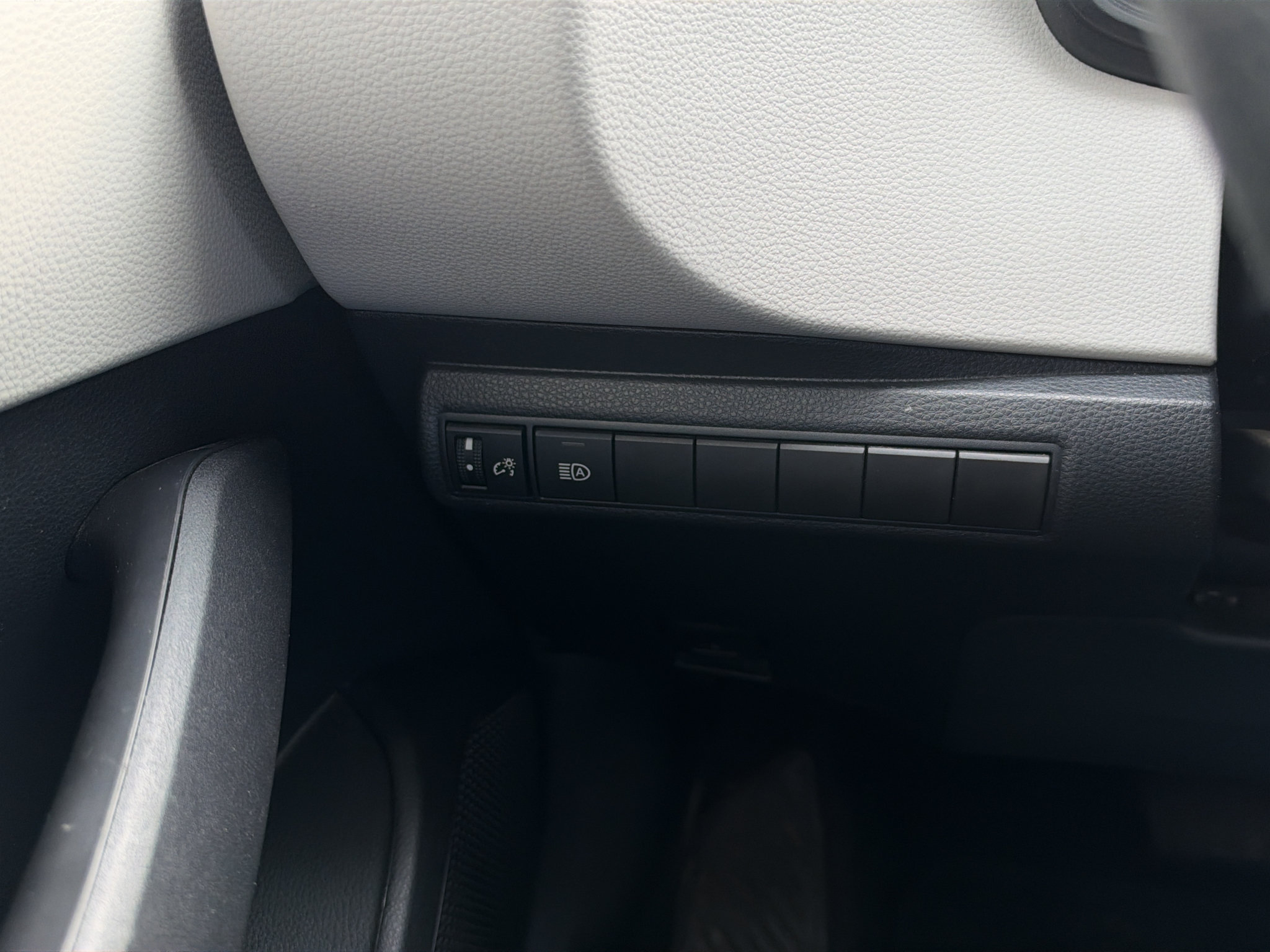 Used 2024 Toyota Corolla LE FWD image 24