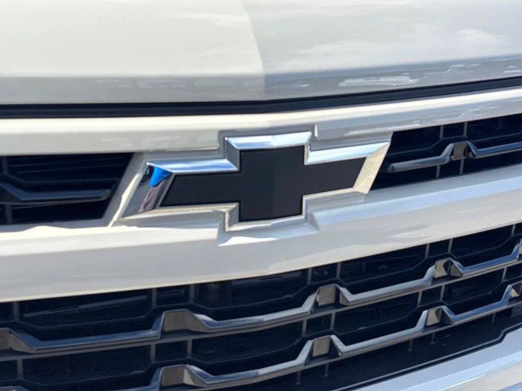 New 2026 Chevrolet Silverado 1500 RST w/ LPO, Dark Essentials Package RWD image 4