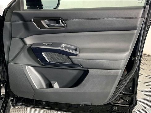 Certified 2025 Nissan Pathfinder S AWD/4WD image 23