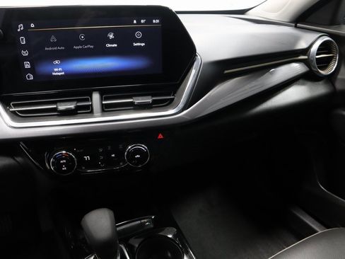 Used 2025 Chevrolet Trax ACTIV w/ Sunroof Package image 31