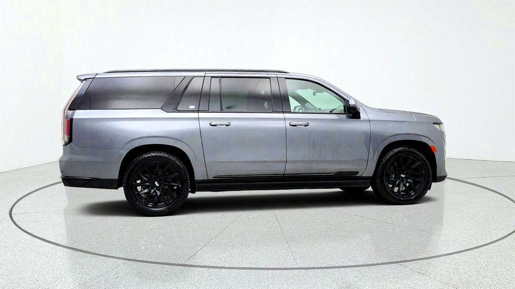 Used 2021 Cadillac Escalade ESV Sport Platinum AWD/4WD image 4