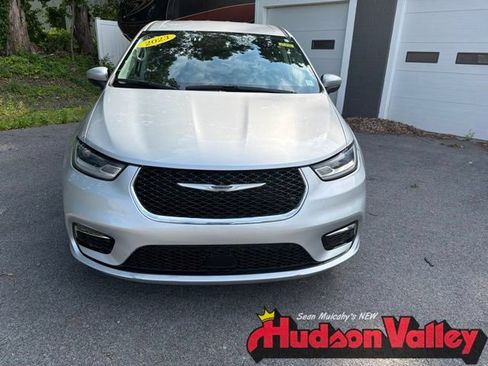 Certified 2023 Chrysler Pacifica Touring-L FWD image 1