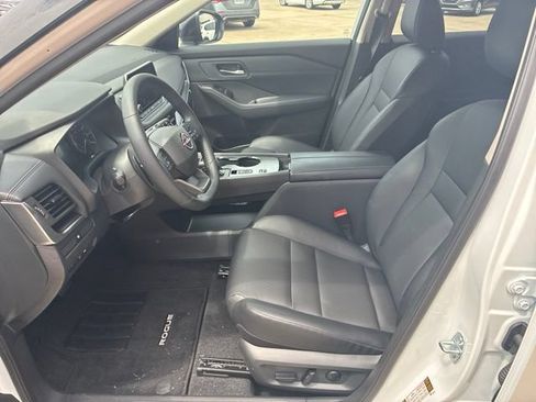 Used 2026 Nissan Rogue Dark Armor FWD image 17