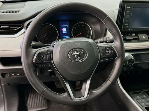 Used 2022 Toyota RAV4 XLE image 18