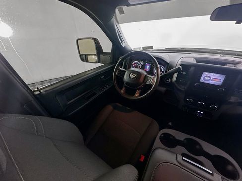 Used 2024 RAM 3500 Tradesman w/ Chrome Appearance Group image 9