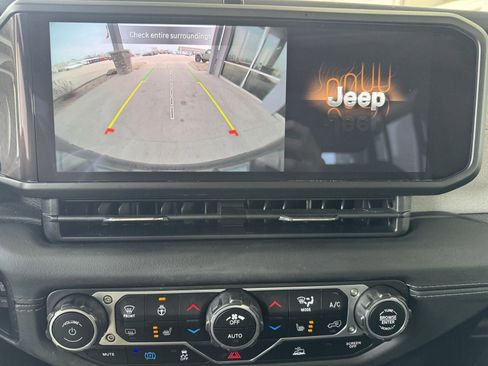 Used 2025 Jeep Wrangler Sahara 4xe image 20