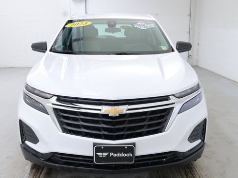 Used 2023 Chevrolet Equinox LS image 2