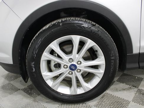 Used 2019 Ford Escape SE FWD image 9