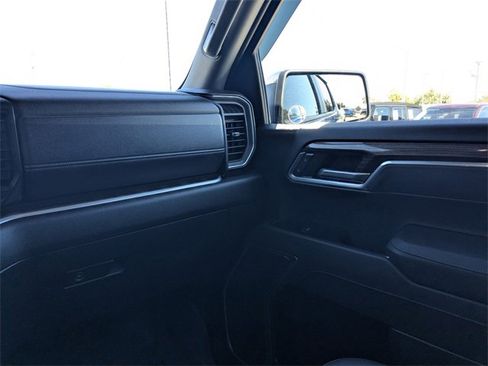 Used 2025 Chevrolet Silverado 1500 LT image 17