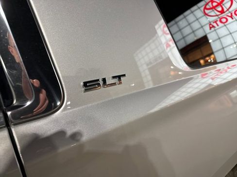 Used 2017 GMC Yukon XL SLT image 6