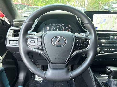 Used 2024 Lexus ES 350 w/ Premium Package FWD image 16